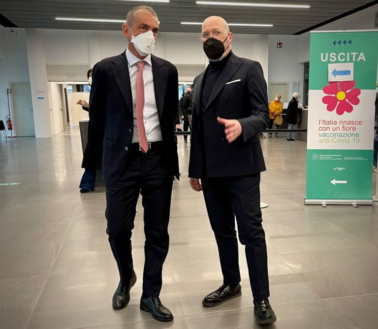 Vaccino, Bonaccini “Seguiamo linea del Governo”