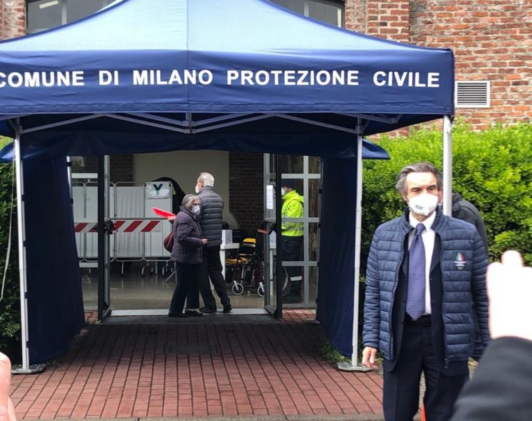 Vaccino, Fontana “Lombardia rispetta indicazioni su fasce età”