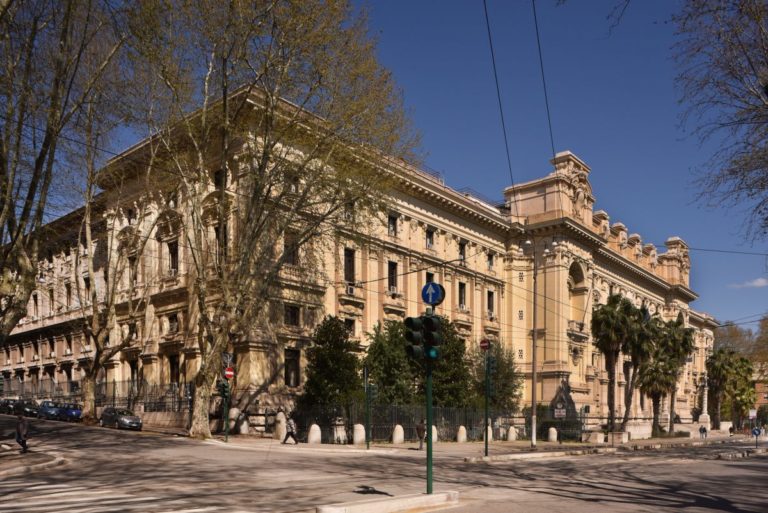 Scuola, incontro ministero-sindacati su protocolli sicurezza e vaccini