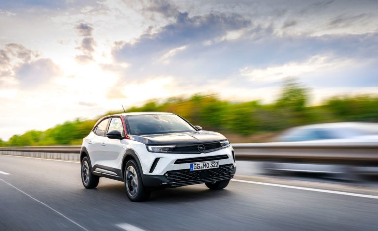 High-tech e innovazione per Opel Mokka e Mokka-e