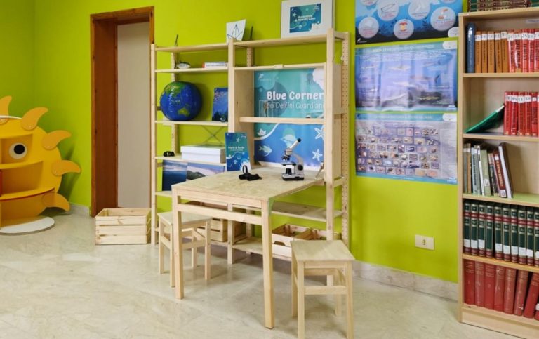 In arrivo nelle scuole il “Blue Corner dei Delfini Guardiani”