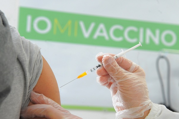 Vaccino, in Sicilia con open weekend quadruplicate dosi AstraZeneca