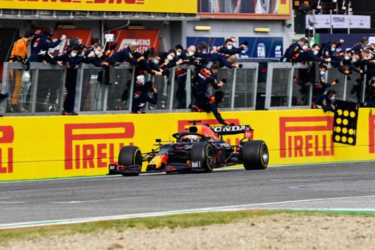 Gp Emilia Romagna, Isola “Gara divisa in due dalla bandiera rossa”