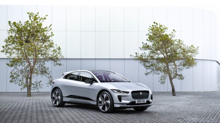 Jaguar, esclusiva versione Black per il suv elettrico I-Pace