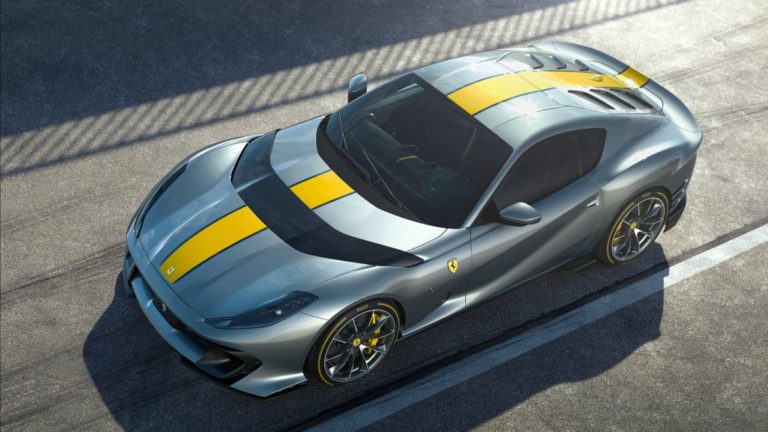 Ferrari svela prime immagini versione speciale 812 Superfast