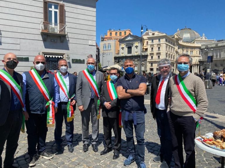 Pecoraro Scanio incontra sindaci siciliani: “Restituire 60 mld al Sud”