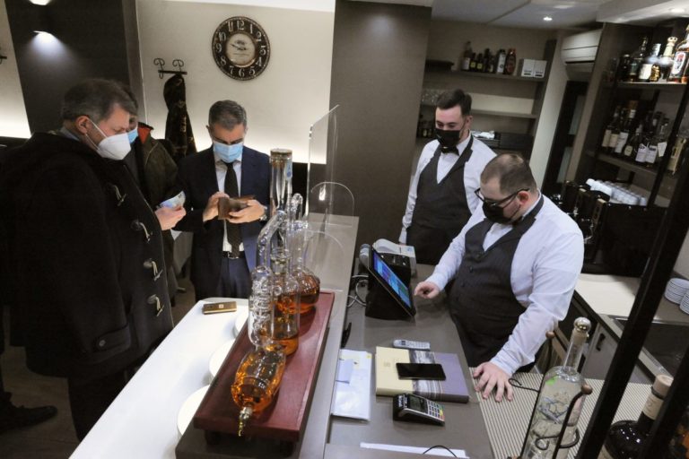 Covid, riaperti 140 mila bar, ristoranti e agriturismi