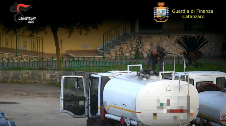 Mafie e prodotti petroliferi, arrestate 49 persone
