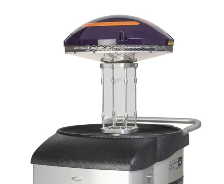 Intesa Sp dona un innovativo robot a luce pulsata al Sacco di Milano