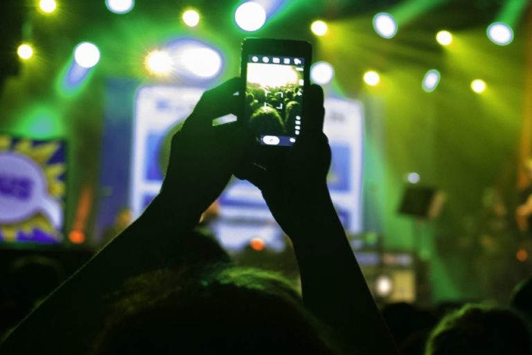 Siae-Bocconi, spettacoli dal vivo -69% nel 2020