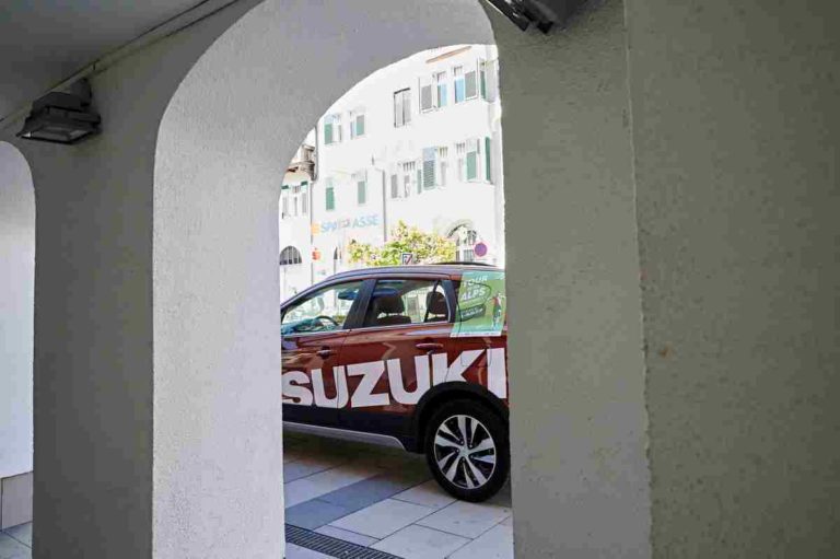 Suzuki official car del Tour of the Alps 2021