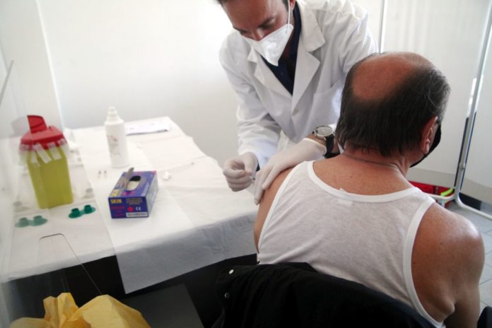 COVID, A PROCIDA PARTE LA VACCINAZIONE DI MASSA