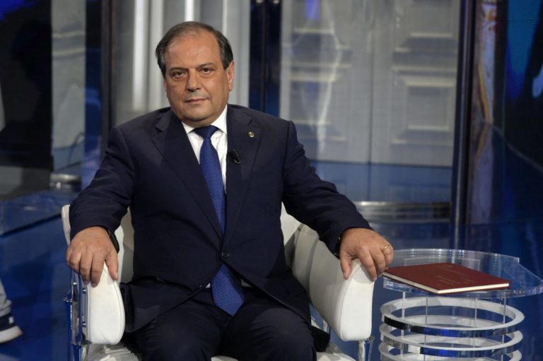 Vaccini, Fnomceo “La svolta di Biden va nella giusta direzione”