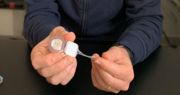 Bari, recupera l’udito a 10 mesi grazie a un “orecchio bionico”