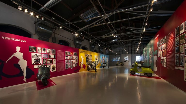 Al Museo Piaggio una mostra festeggia i 75 anni di Vespa