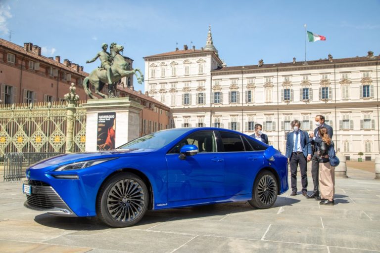 Toyota presenta la Mirai alla Regione Piemonte