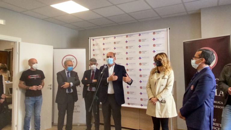 Prevenzione e cura Hiv, Zingaretti inaugura check point a Roma