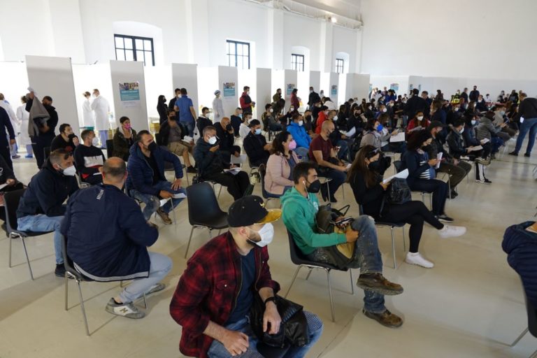 La Maddalena covid free, partita campagna vaccinale