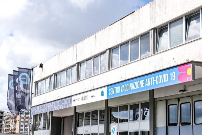 Roma, apre l’hub vaccinale Acea di piazzale dei Partigiani