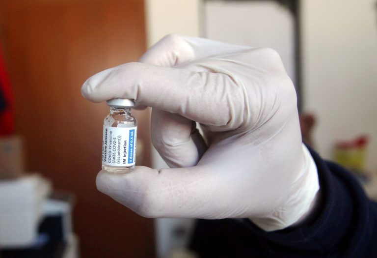 Vaccino, superate 15 mila prenotazioni J&J in farmacie del Lazio