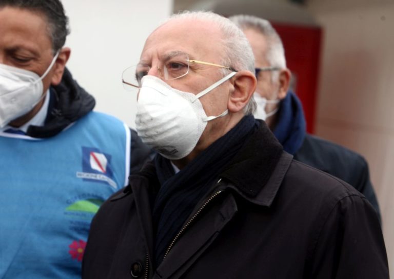 De Luca “Il 15% dei campani non vuole vaccinarsi”