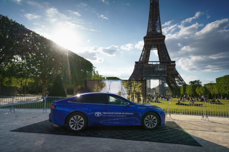 Toyota Mirai, record di distanza con un rifornimento di idrogeno