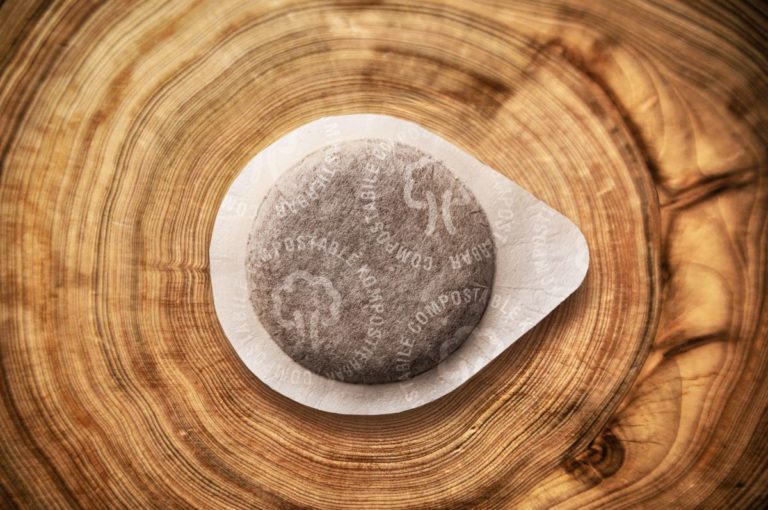 Le cialde di caffè ecosostenibili diventano oggetti di design