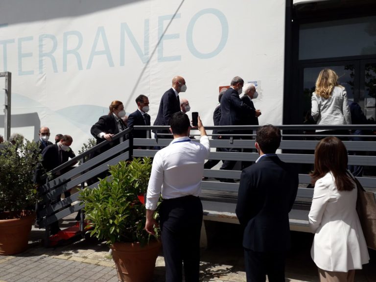 Covid, presidente Mattarella in hub vaccinale Palermo