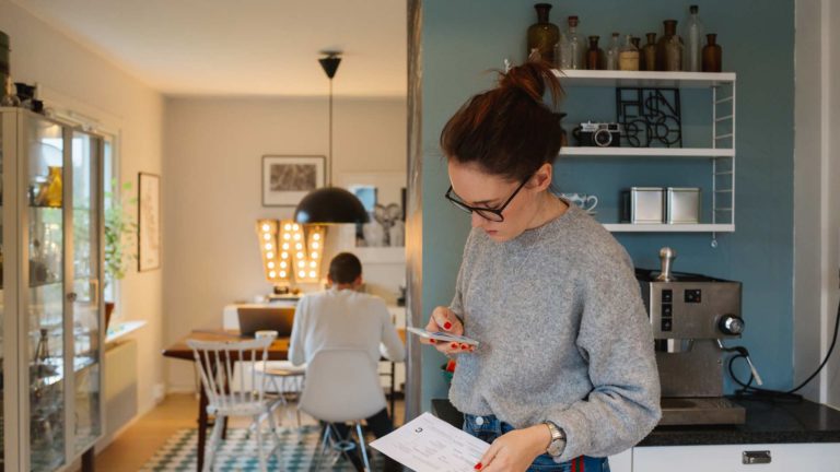 Così la pandemia colpisce l’occupazione femminile
