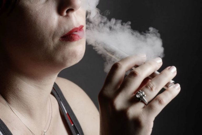 “Una minaccia per la salute pubblica” vietare le sigarette elettroniche