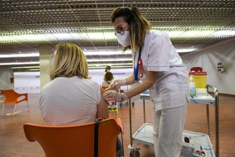 Vaccino, 19mila prenotazioni per l’open day in Liguria