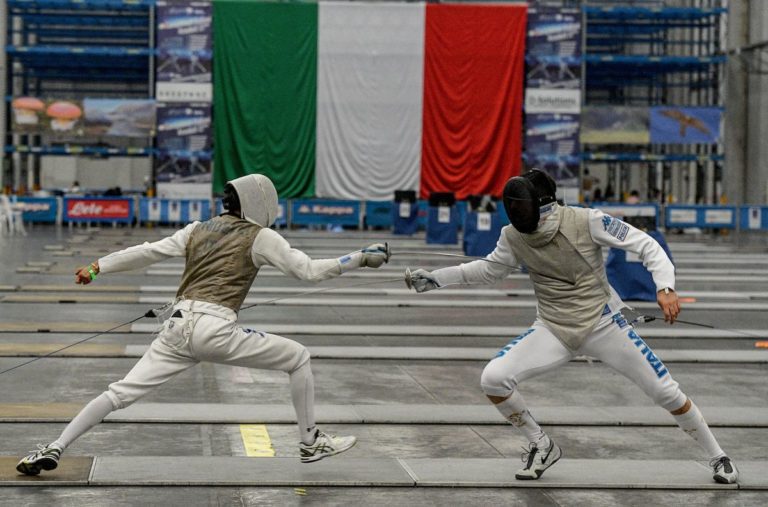 Napoli ospita gli Assoluti a squadre, si parte venerdì col fioretto