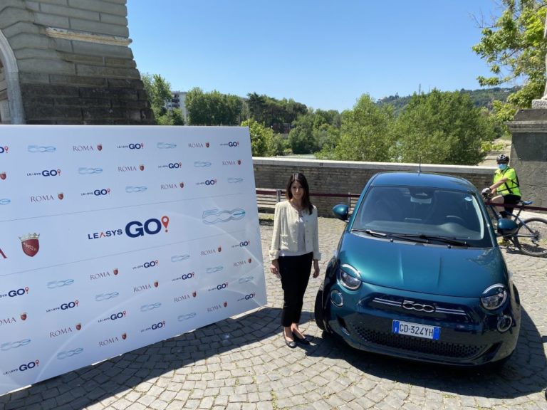 Sbarcano nella Capitale le 500 elettriche di LeasysGo