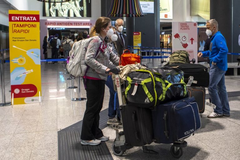 5,6 milioni gli italiani all’estero, +3% in un anno