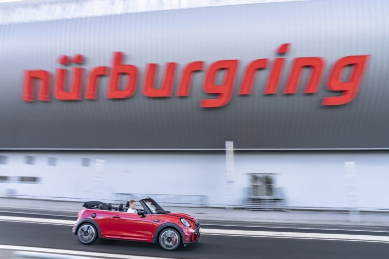 A bordo Mini John Cooper Works Cabrio per 24 ore al Nùrburgring