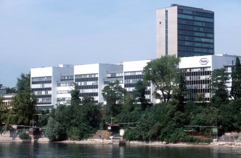 Covid, marcatura CE per il test fai-da-te nasale antigenico di Roche