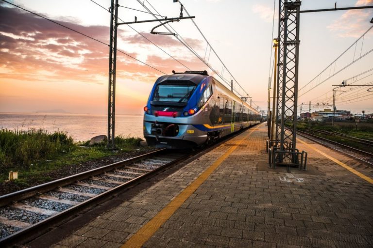 In Calabria dal 13 giugno al via l’orario estivo di Trenitalia