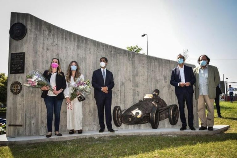 A Milano un monumento intitolato al pilota Alberto Ascari