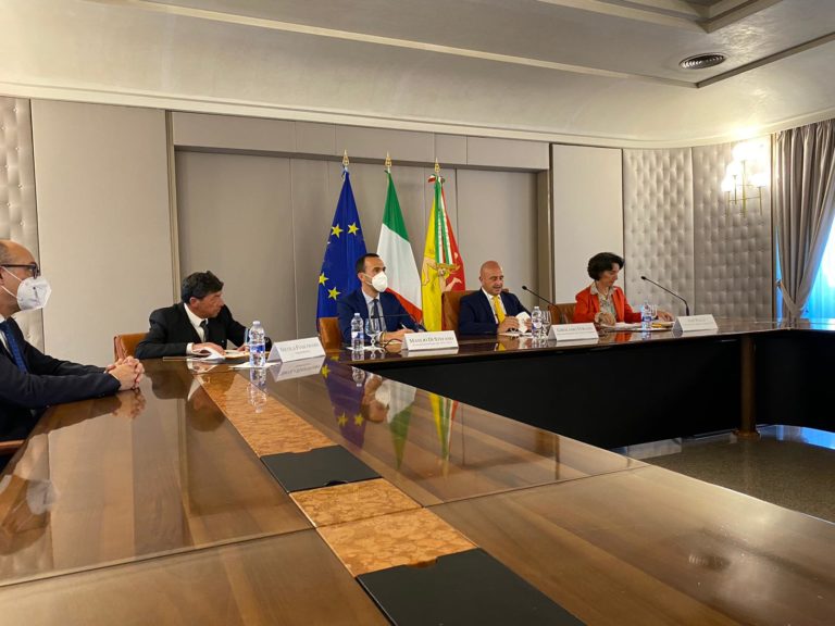 Dal 6 lugio ritorna in presenza l’export flying desk Sicilia di Ice