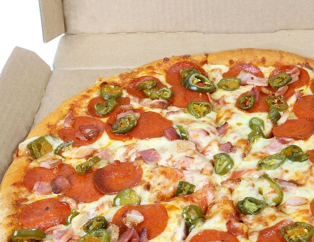 Euro 2020, dubbi su cartone pizza? Comieco chiama il “VAR” per smaltirlo