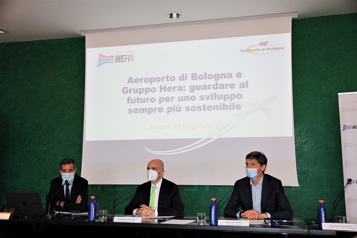 Economia circolare nell’aeroporto di Bologna, firmata intesa con Hera