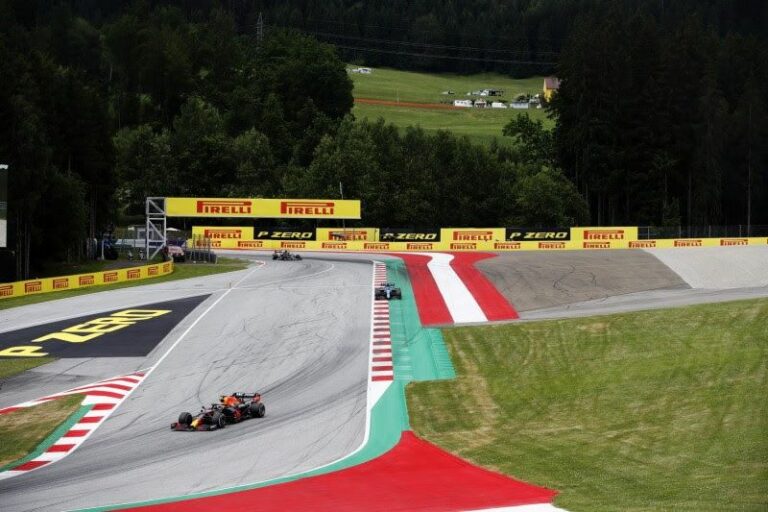 Gp Stiria, strategia a una sosta medium-hard mette le ali a Verstappen