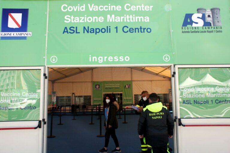 De Luca “I cittadini non partecipano più alla campagna di vaccinazione”