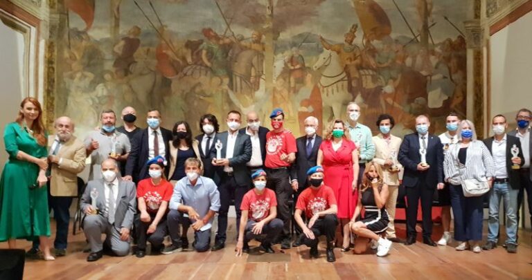 A Milano gli Oscar della Bontà, tra premiati infermieri e studenti