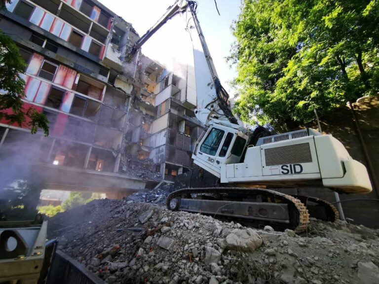 Liguria, al via a Genova la demolizione della “diga rossa” di Begato