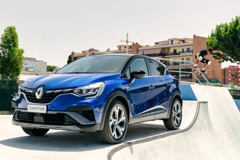 Renault lancia nuova Captur con tecnologia E-Tech Hybrid 145