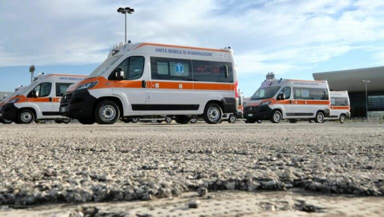 Venti nuove ambulanze per l’Asl di Bari, Emiliano “Servono subito”
