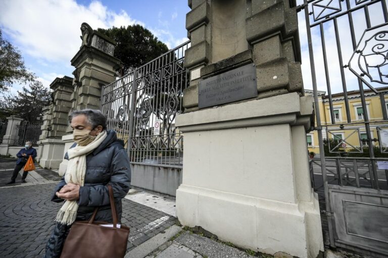 Covid, D’Amato “Variante Delta in netto incremento, completare vaccini”