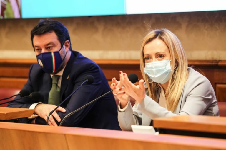 Ue, Salvini e Meloni firmano la “Carta dei valori” con Orban