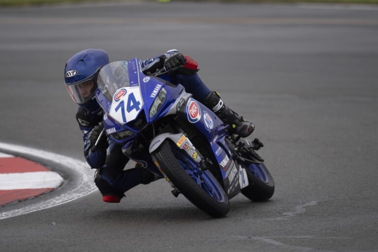 A Donington i piloti scelgono le soluzioni di gamma slick